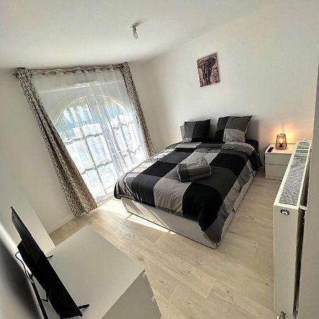 Newwilliam Apartment เซร์ริส ภายนอก รูปภาพ