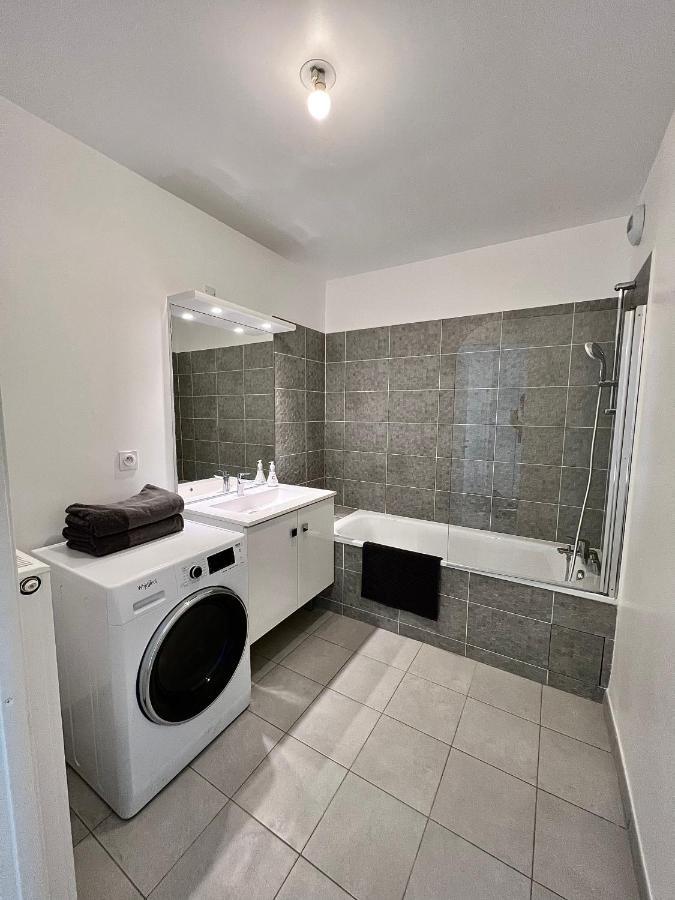Newwilliam Apartment เซร์ริส ภายนอก รูปภาพ