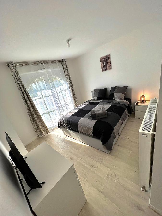 Newwilliam Apartment เซร์ริส ภายนอก รูปภาพ